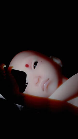 틴더, 2021, 비디오와 사운드, 5분 40초